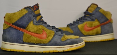 nike dunk bear